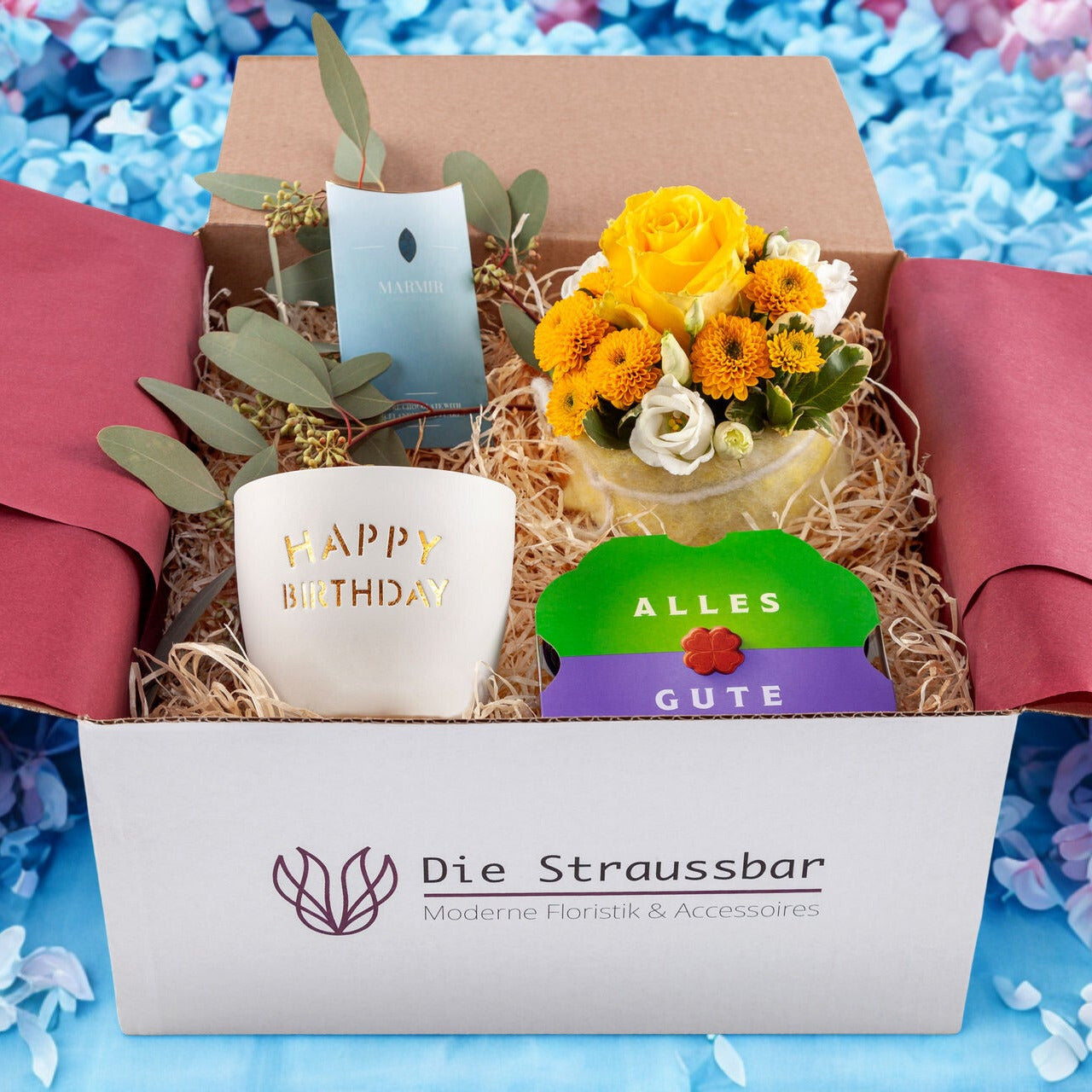 Die Straussbox - Happy Birthday Box – Men’s Edition - geöffnete Box mit enthaltenen Produkten